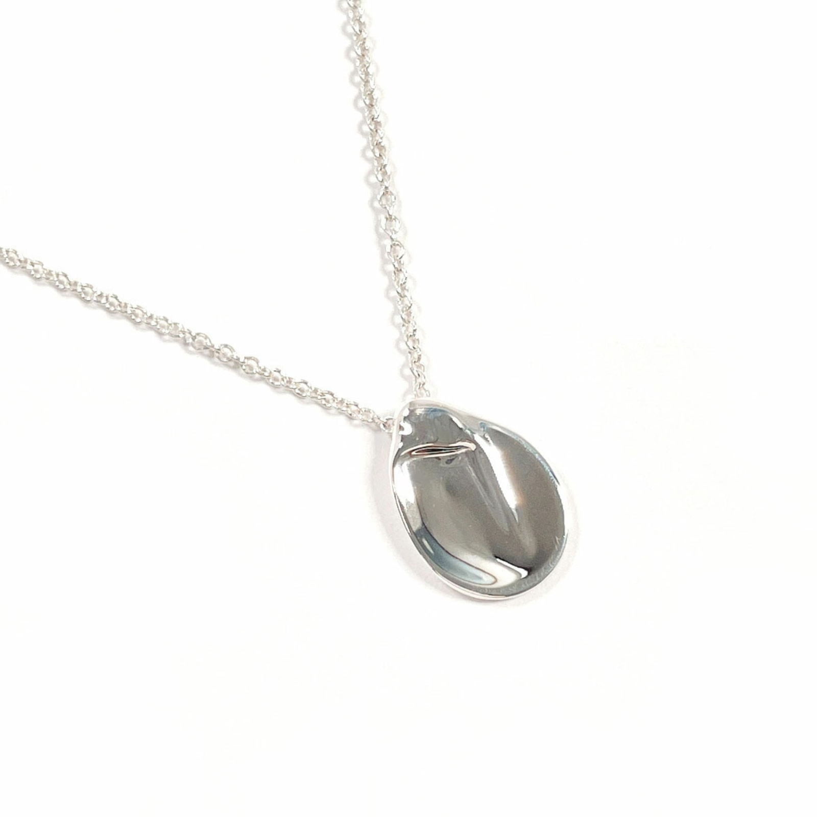 Tiffany & Co. Elsa Peretti Madonna Necklace 925 Sterling Silver for Women: Tiffany & Co. Elsa Peretti Madonna Necklace 925 Sterling Silver for Women Tiffany & Co. Elsa Peretti Madonna necklace crafted from 925 sterling silver for women, measuring 41 cm in neck circumference.