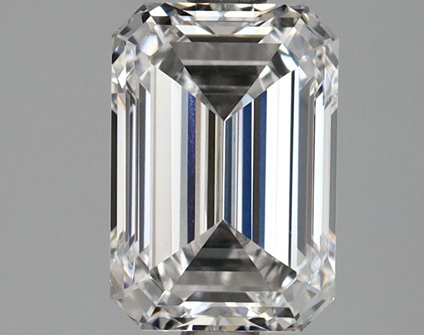 Loose Lab Diamond GIA Emerald 2.11ct E VS1: Loose Lab Diamond GIA Emerald 2.11ct E VS1 Loose lab-grown diamond weighing 2.11ct, cut in emerald shape, with E color and VS1 clarity, certified by GIA. Item Specifics: Source: This Is A Real Diamond