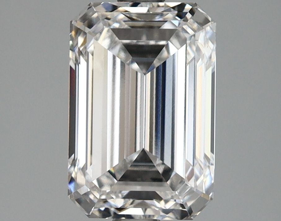 Loose Lab Diamond GIA Emerald 2.67ct E VS1: Loose Lab Diamond GIA Emerald 2.67ct E VS1 The Loose Lab Diamond GIA Emerald weighs 2.67ct, features a color grade of E and clarity VS1, with measurements of 9.57L x 6.45W x 4.36H, certified by GIA. 