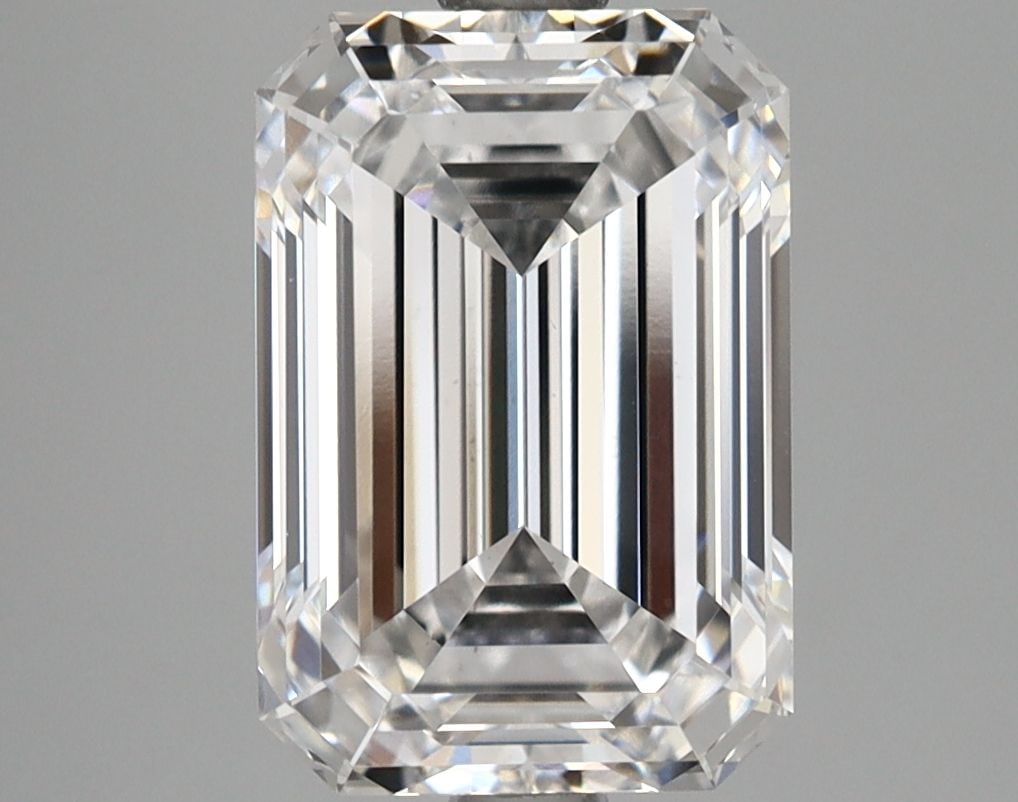 Loose Lab Diamond GIA Emerald 3.19ct D VS2: Loose Lab Diamond GIA Emerald 3.19ct D VS2 A 3.19ct lab-grown emerald diamond with D color and VS2 clarity, certified by GIA, measuring 10.11mm x 6.93mm x 4.65mm. Item Specifics: Source: This Is A