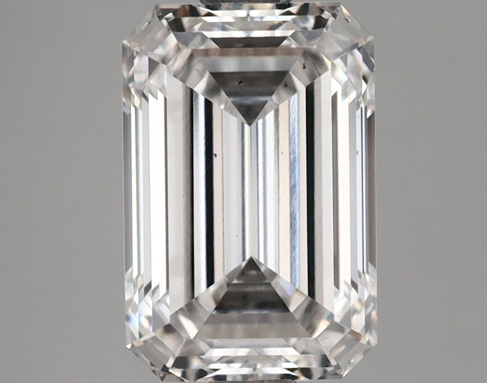 Loose Lab Diamond 2.11ct E SI1 GIA Emerald: Loose Lab Diamond 2.11ct E SI1 GIA Emerald Loose lab-grown diamond weighing 2.11ct, E color with SI1 clarity, certified by GIA. Item Specifics: Source: This Is A Real Diamond Grown In A Lab Not Mined.