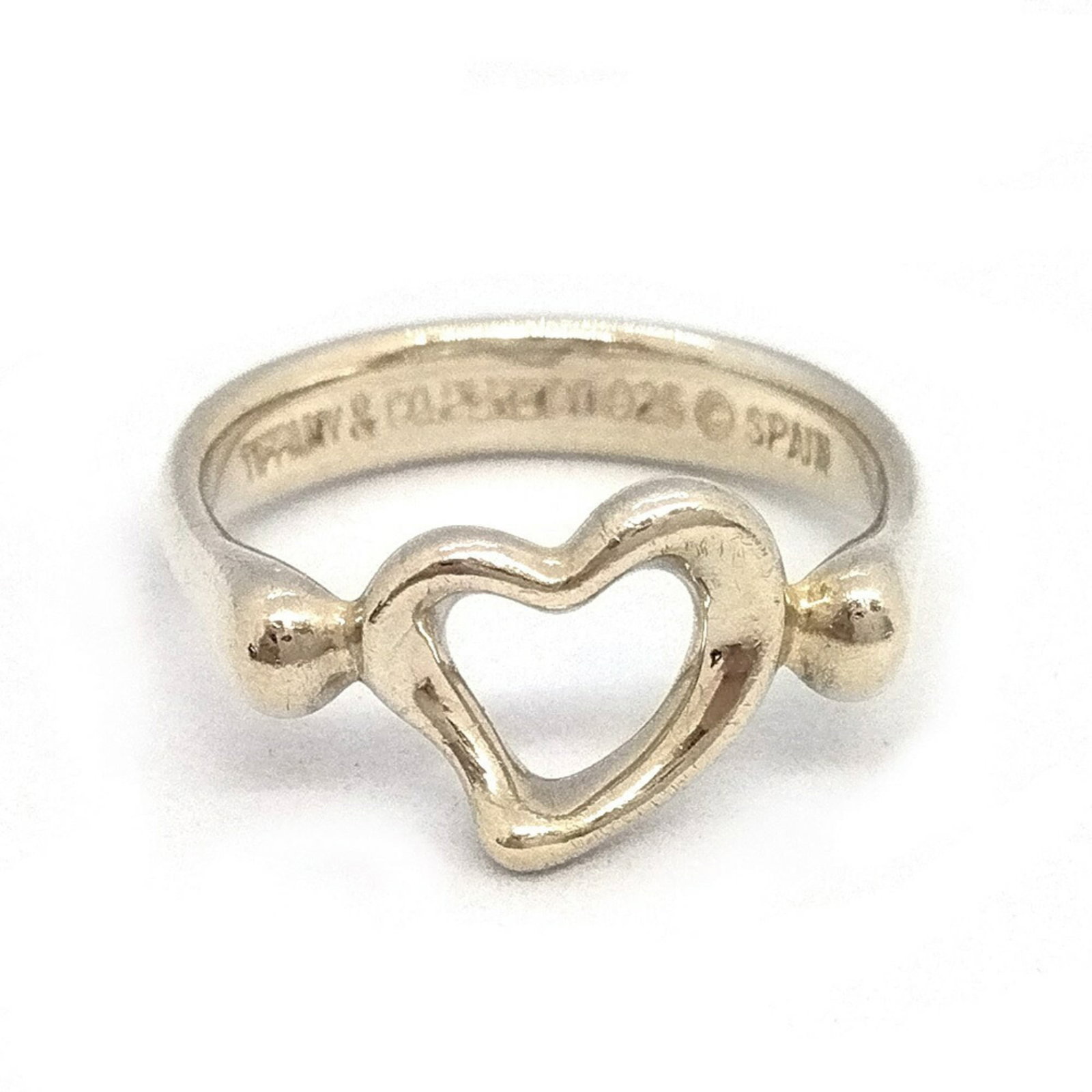 Silver 925 Tiffany Band Ring: Silver 925 Tiffany Band Ring Tiffany silver 925 band ring for women, size 4.5, used in good condition with some traces of wear. Item Specifics: Brand: Tiffany Type: Band Ring Gender: Women Color: