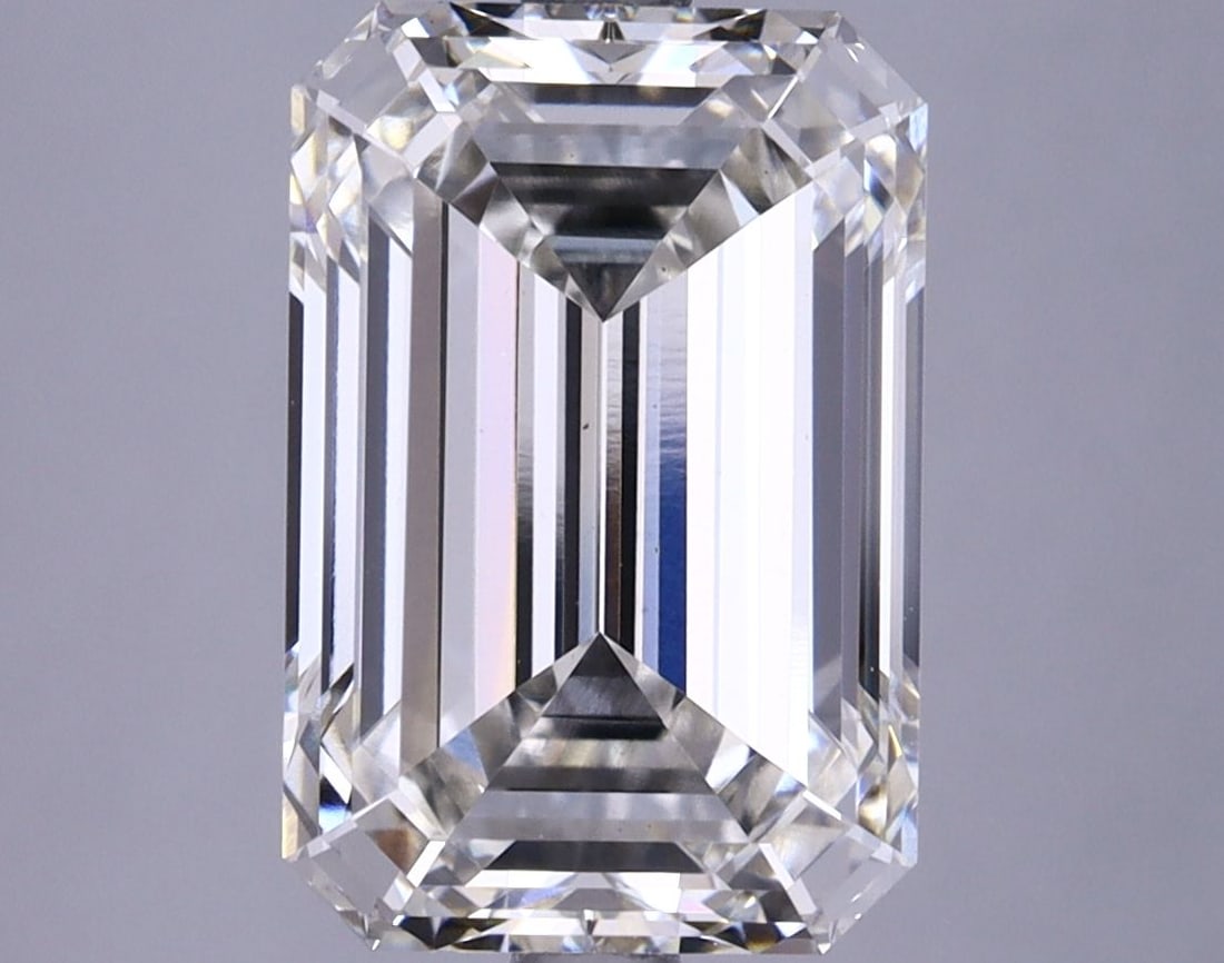 Loose Lab Diamond IGI Emerald 4.74ct G VS1: Loose Lab Diamond IGI Emerald 4.74ct G VS1 Loose lab-grown diamond weighing 4.74ct, emerald cut, color G, clarity VS1, with excellent polish and symmetry, certified by IGI. Item Specifics: Source: Thi