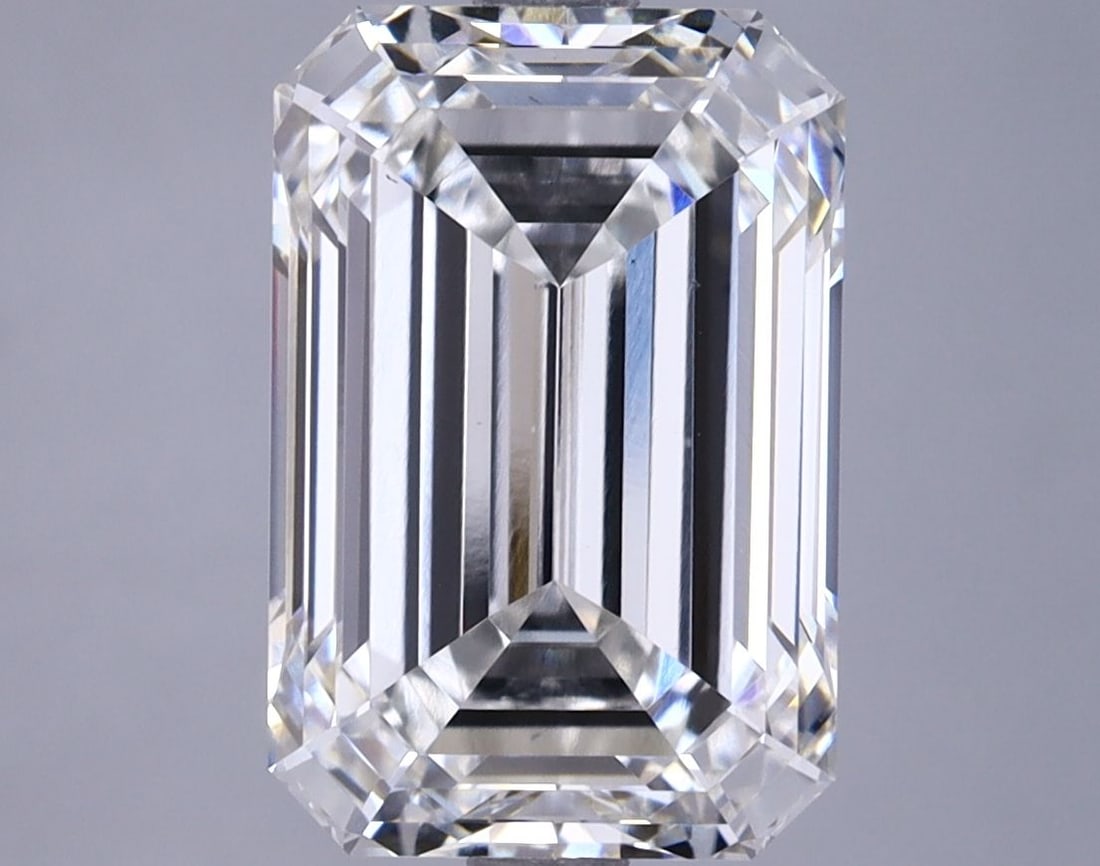 Loose Lab Diamond 4.77ct GIA Emerald H VS2: Loose Lab Diamond 4.77ct GIA Emerald H VS2 Loose lab-grown diamond weighing 4.77 carats, emerald cut, color H, clarity VS2, with GIA certification and excellent polish and symmetry. Item Specifics: