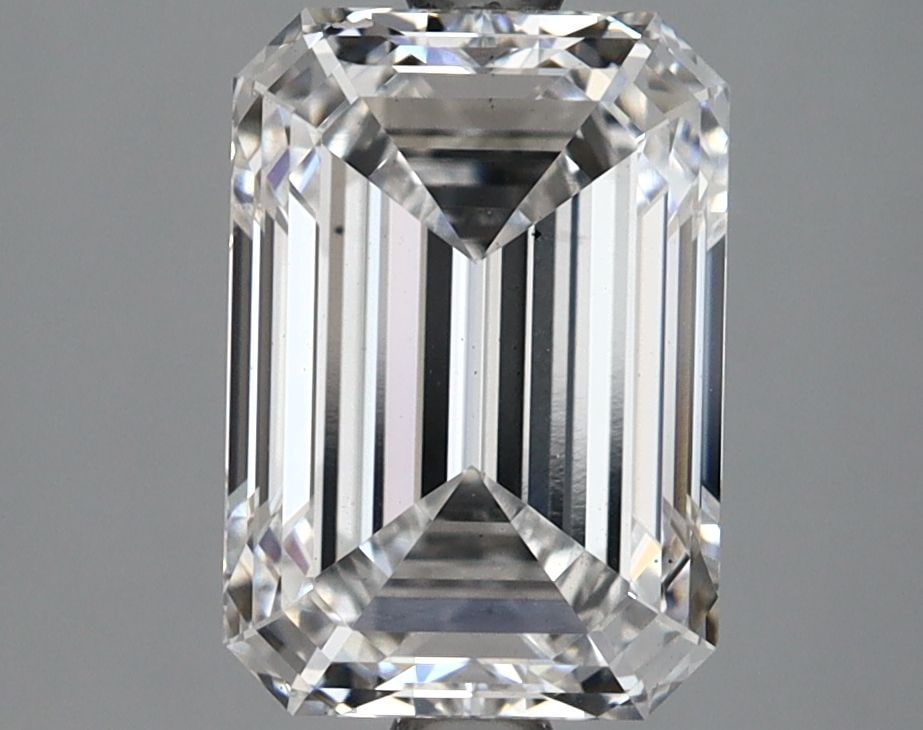 Loose Lab Diamond IGI Emerald 2.9ct E VS2: Loose Lab Diamond IGI Emerald 2.9ct E VS2 Loose Lab Diamond IGI certified, 2.9ct, E color, VS2 clarity with EX polish and symmetry, measuring 9.64L x 6.74W x 4.6H. Item Specifics: Source: This Is A Re