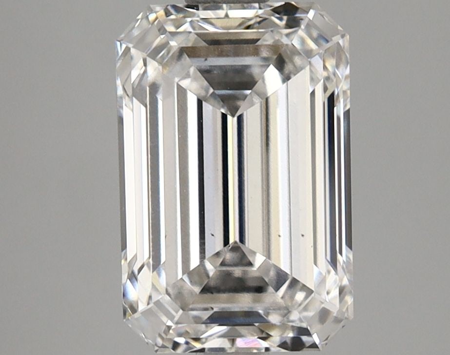 IGI Loose Lab Diamond 2.82ct E VS1 - Emerald: IGI Loose Lab Diamond 2.82ct E VS1 - Emerald IGI certified loose lab-grown diamond weighing 2.82ct, with an E color and VS1 clarity, measuring 9.78L x 6.51W x 4.42H. Item Specifics: Source: This Is A