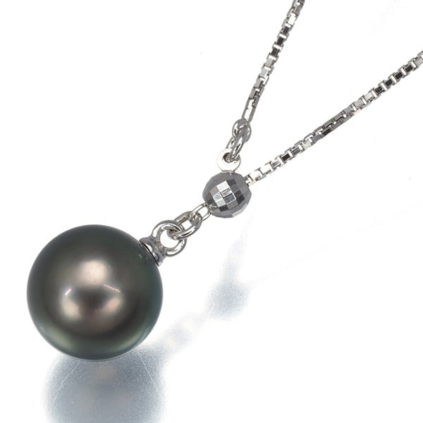 Tasaki 18K WG Necklace Black South Sea Pearl 8.4mm Solitaire Ydrop: Tasaki 18K WG Necklace Black South Sea Pearl 8.4mm Solitaire Ydrop The Tasaki Y-drop necklace features an 18K white gold design with an 8.4mm black South Sea pearl as the main stone, originating from