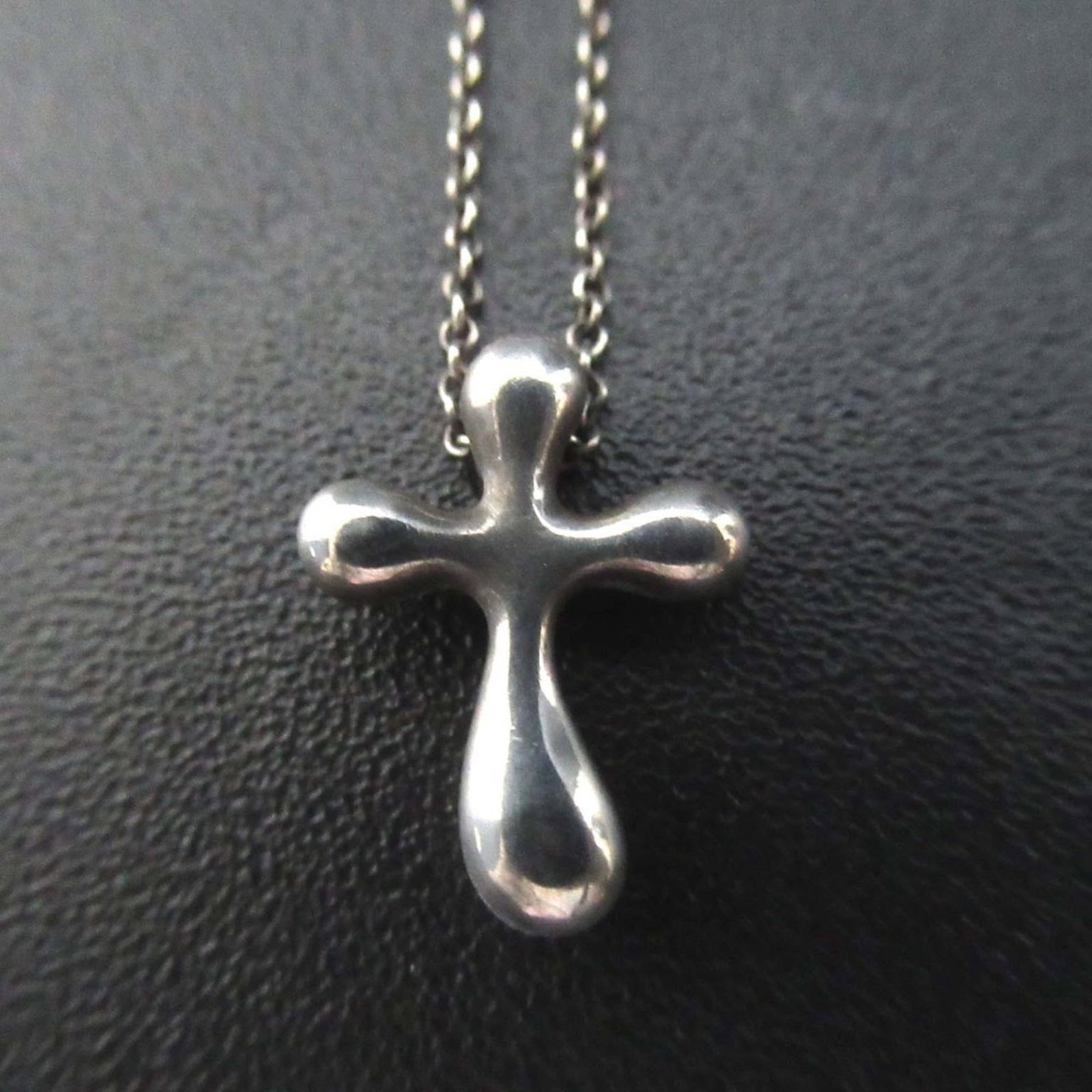 Tiffany & Co. Elsa Peretti Small Cross Pendant Necklace 925 SV Silver for Women (1 of 6)