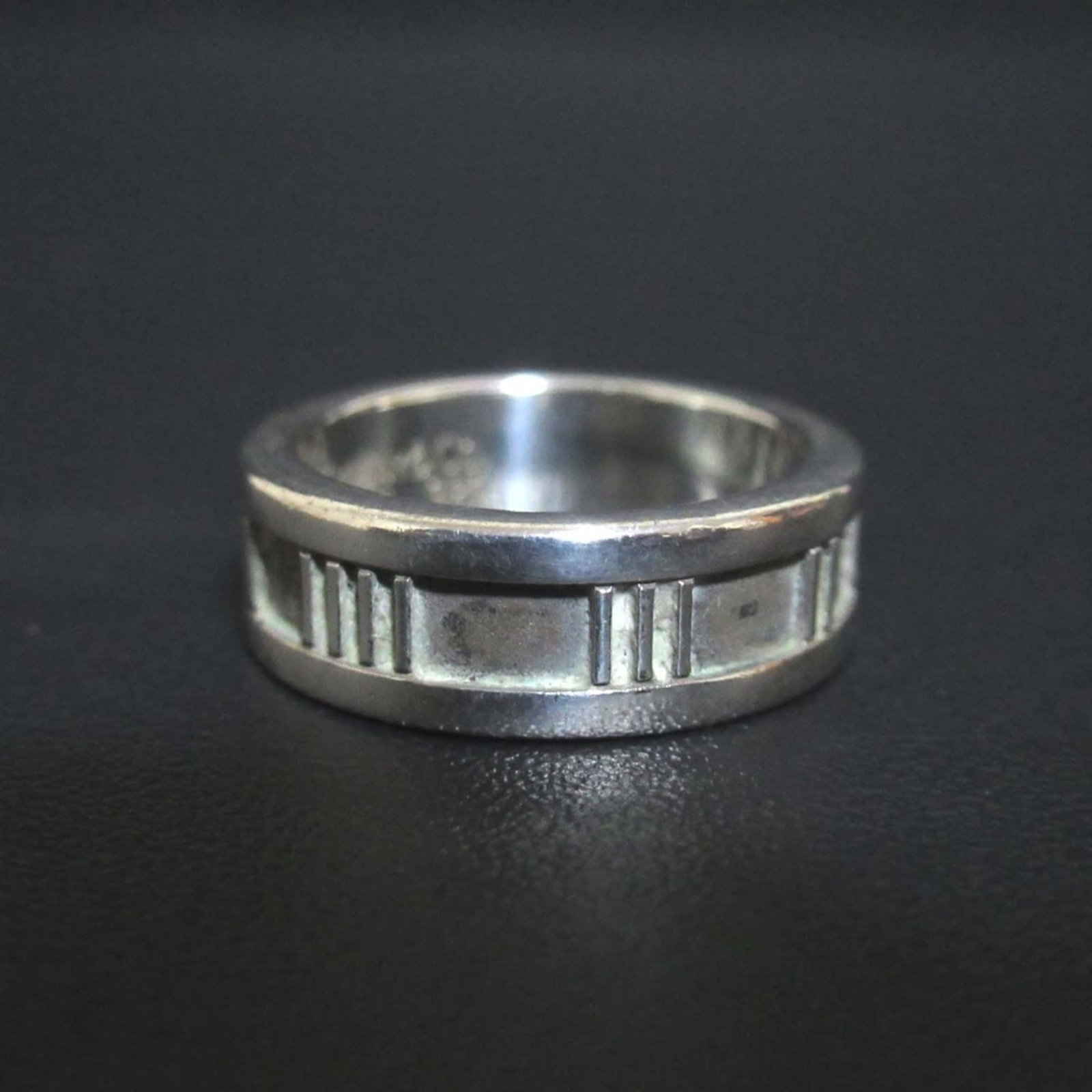 Silver 925 Tiffany Band Ring: Silver 925 Tiffany Band Ring Tiffany band ring in silver 925, US size 5; suitable for both men and women, used but in very good condition. Item Specifics: Brand: Tiffany Type: Band Ring Gender: Men,Wo