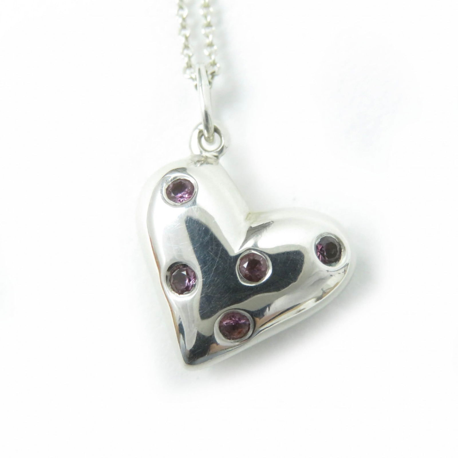 Women's - TIFFANY & Co. Vintage Dots Heart Necklace - Rare - Old Tiffany - SV925 - 5 Pink Sapphires: Women's - TIFFANY & Co. Vintage Dots Heart Necklace - Rare - Old Tiffany - SV925 - 5 Pink Sapphires - Silver - Pink - Weight 3.8g TIFFANY & Co. vintage heart necklace for women, made of silver with 5