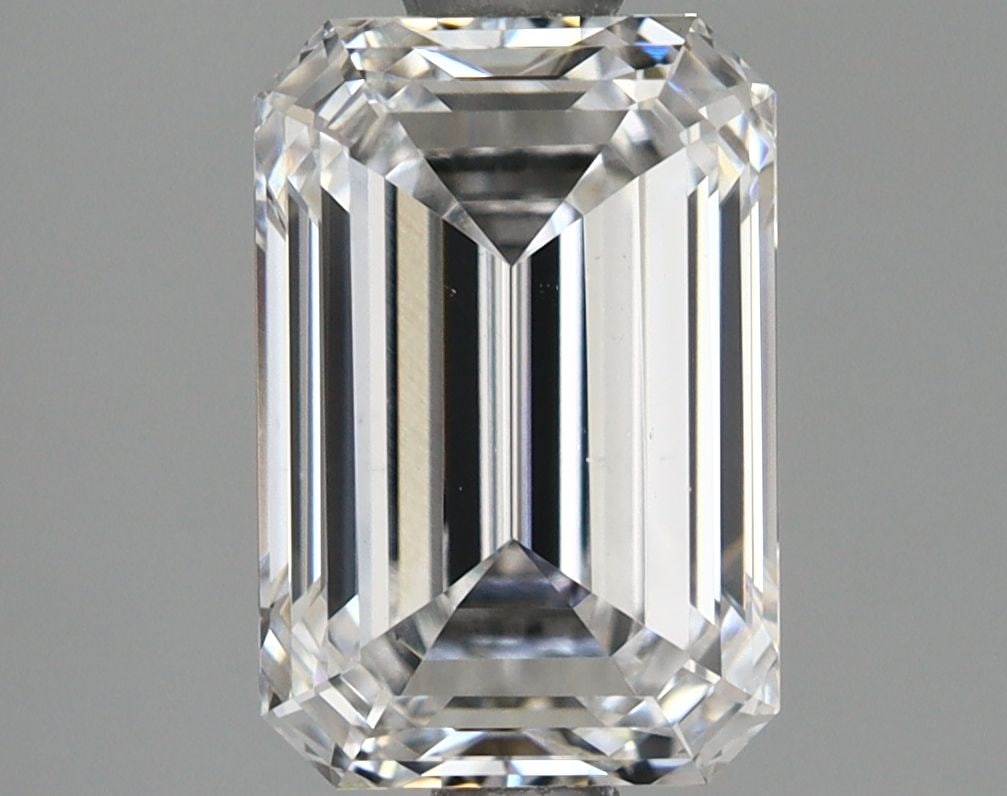 Loose Lab Diamond - IGI Emerald 1.69ct E VS1: Loose Lab Diamond - IGI Emerald 1.69ct E VS1 Loose lab-grown diamond weighing 1.69 carats, IGI certified with an E color and VS1 clarity, featuring excellent polish and symmetry. Measurements are