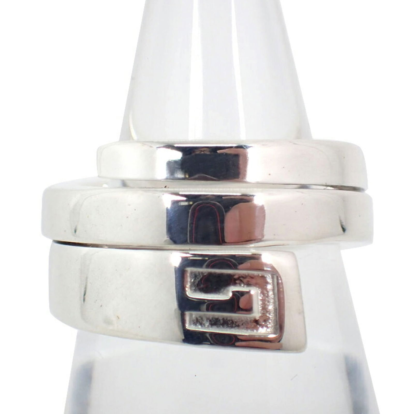 Gucci Sterling Silver 925 Band Ring: Gucci Sterling Silver 925 Band Ring Gucci Sterling Silver 925 Band Ring for women, US size 6.5. The item is used, described as like new with hardly any traces of usage. Item Specifics: Brand: Gucci