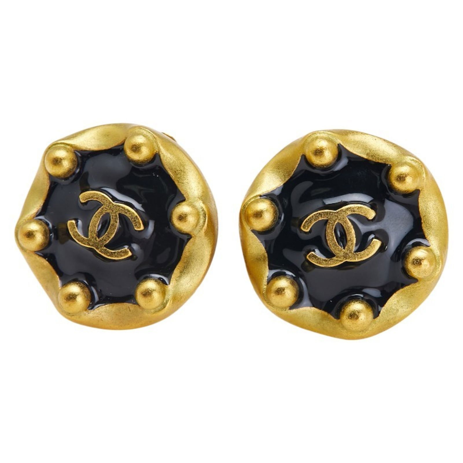 Earrings Chanel Clip: Earrings Chanel Clip Chanel clip earrings for women in black and gold, measuring 24.90mm x 24.40mm, in good condition with some traces of usage. Item Specifics: Brand: Chanel Type: Clip Earrings Gende
