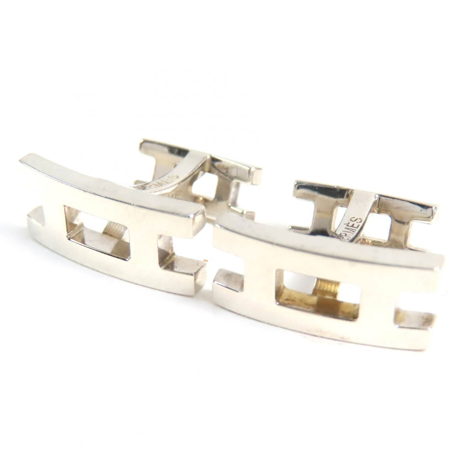 Silver 925 Hermes Stud/ Button: Silver 925 Hermes Stud/ Button Hermes Silver 925 men's stud/button measuring 8.00mm x 16.00mm, weighing 7g, in good used condition with some signs of wear. Item Specifics: Brand: Hermes Type: Stud/But