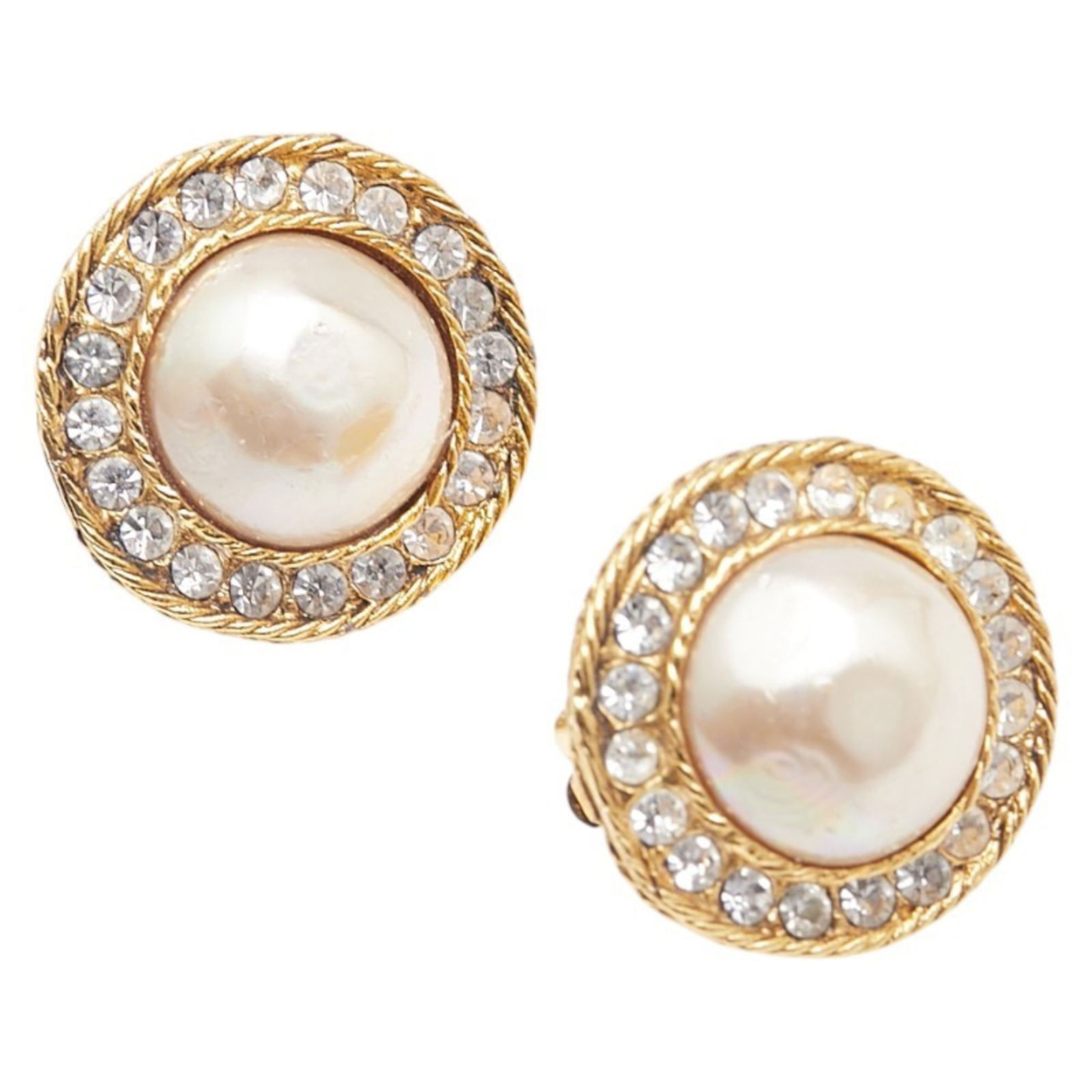 Earrings Chanel Clip: Earrings Chanel Clip This listing features Earrings Chanel Clip. Item specifics are provided below. Item Specifics: Brand: Chanel Type: Clip Earrings Gender: Women Color: Gold Size (Hxwxd): 22.40mm x