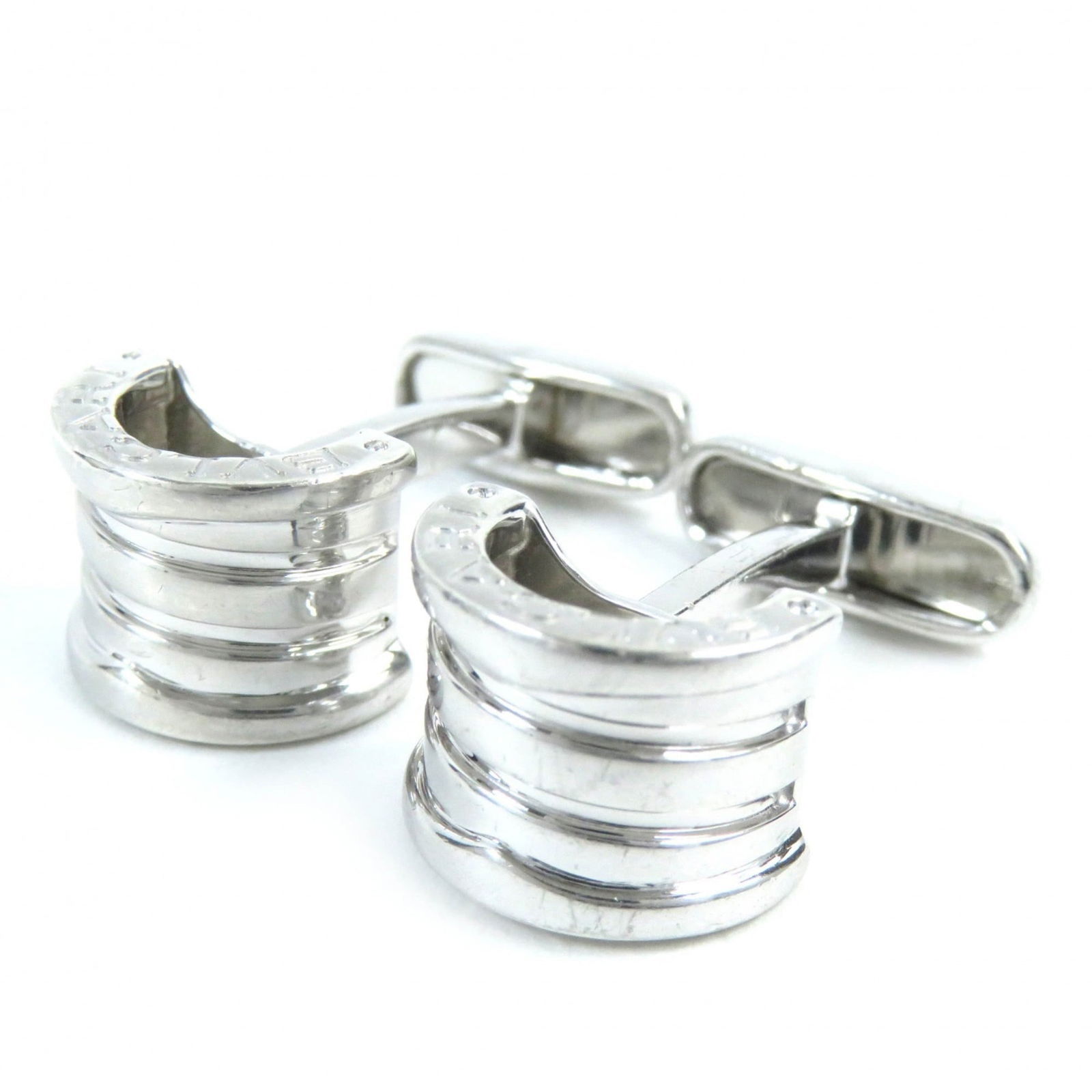 Bvlgari Silver 925 Stud/ Button: Bvlgari Silver 925 Stud/ Button This listing features Bvlgari Silver 925 Stud/ Button. Item specifics are provided below. Item Specifics: Brand: Bvlgari Type: Stud/Button Gender: Men Material: Silver