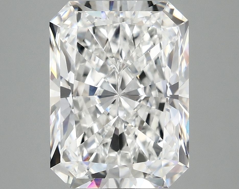 Loose Lab Diamond - IGI Radiant 4.07ct E VVS2: Loose Lab Diamond - IGI Radiant 4.07ct E VVS2 This listing features Loose Lab Diamond - IGI Radiant 4.07ct E VVS2. Item specifics are provided below. Item Specifics: Source: This Is A Real Diamond Gro