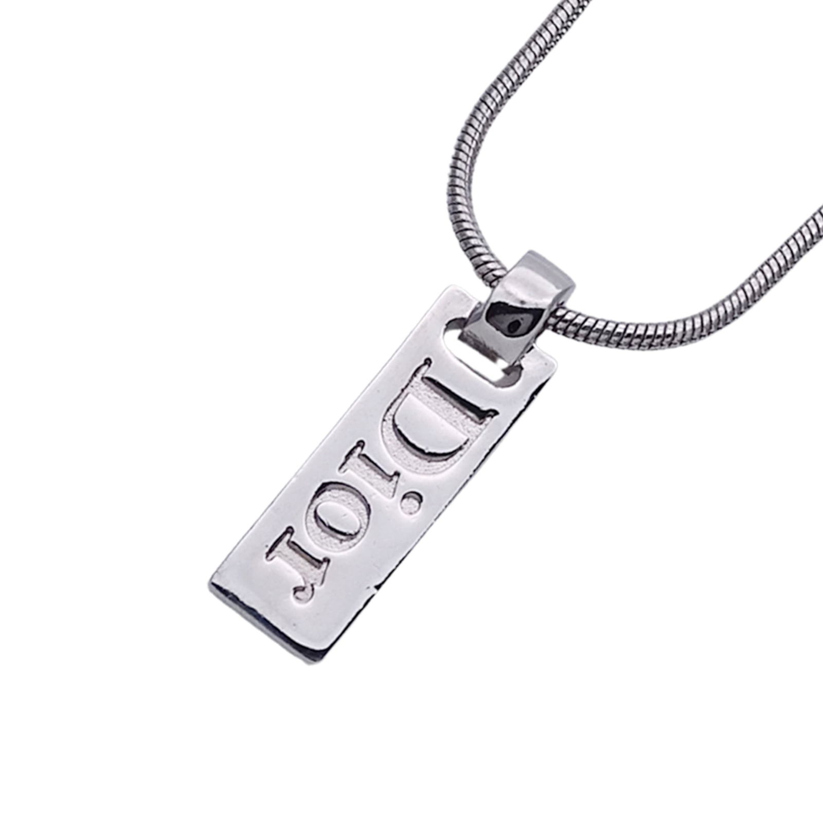 metal Christian Dior necklace for men and women with brand logo plate in silver: metal Christian Dior necklace for men and women with brand logo plate in silver This listing features metal Christian Dior necklace for men and women with brand logo plate in silver. Item specifics