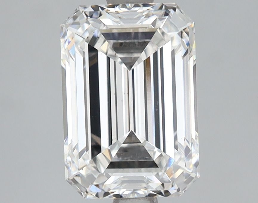 Loose Lab Diamond - IGI Emerald 2.3ct E VS2: Loose Lab Diamond - IGI Emerald 2.3ct E VS2 This listing features Loose Lab Diamond - IGI Emerald 2.3ct E VS2. Item specifics are provided below. Item Specifics: Source: This Is A Real Diamond Grown I