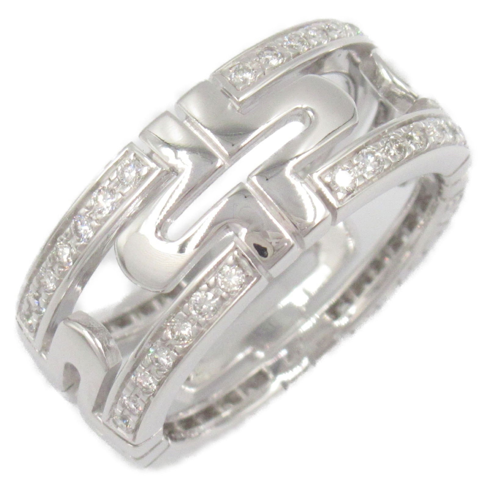 Bvlgari 18K White Gold Band Ring: Bvlgari 18K White Gold Band Ring This listing features Bvlgari 18K White Gold Band Ring. Item specifics are provided below. Item Specifics: Brand: Bvlgari Type: Band Ring Gender: Women Color: Clear