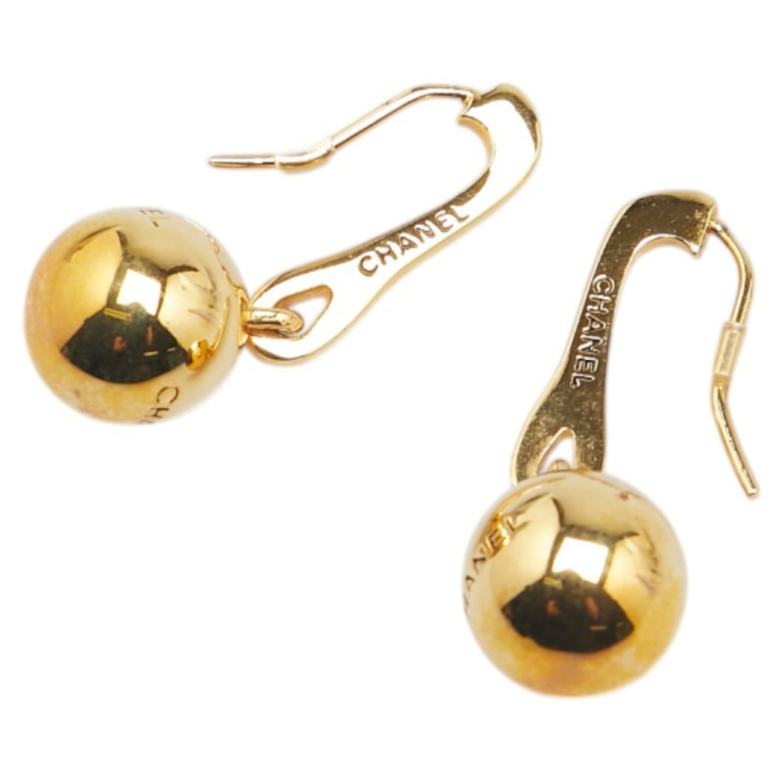 Earrings Chanel Clip: Earrings Chanel Clip This listing features Earrings Chanel Clip. Item specifics are provided below. Item Specifics: Brand: Chanel Type: Clip Earrings Gender: Women Color: Gold Stone Size (Hxw): 10.90m