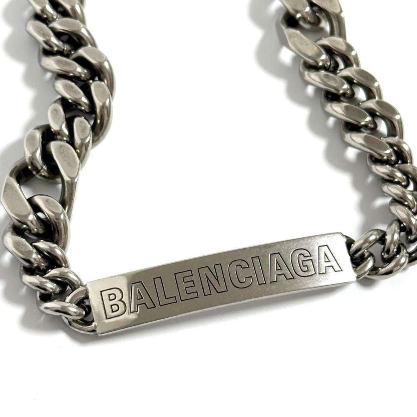 Necklace Balenciaga Men's Plate Twist Chain: Necklace Balenciaga Men's Plate Twist Chain This listing features Necklace Balenciaga Men's Plate Twist Chain. Item specifics are provided below. Item Specifics: Brand: Balenciaga Necklace Type: Neckl