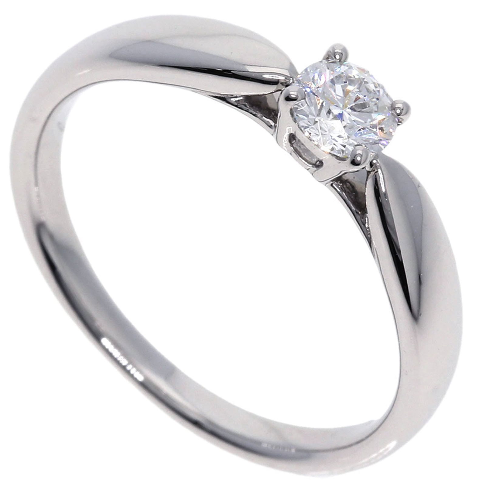 Platinum 950 Tiffany Band Ring: Platinum 950 Tiffany Band Ring Tiffany band ring made of 950 platinum, size 3.5, in used condition with minimal traces of usage. Item Specifics: Brand: Tiffany Type: Band Ring Gender: Women Material: