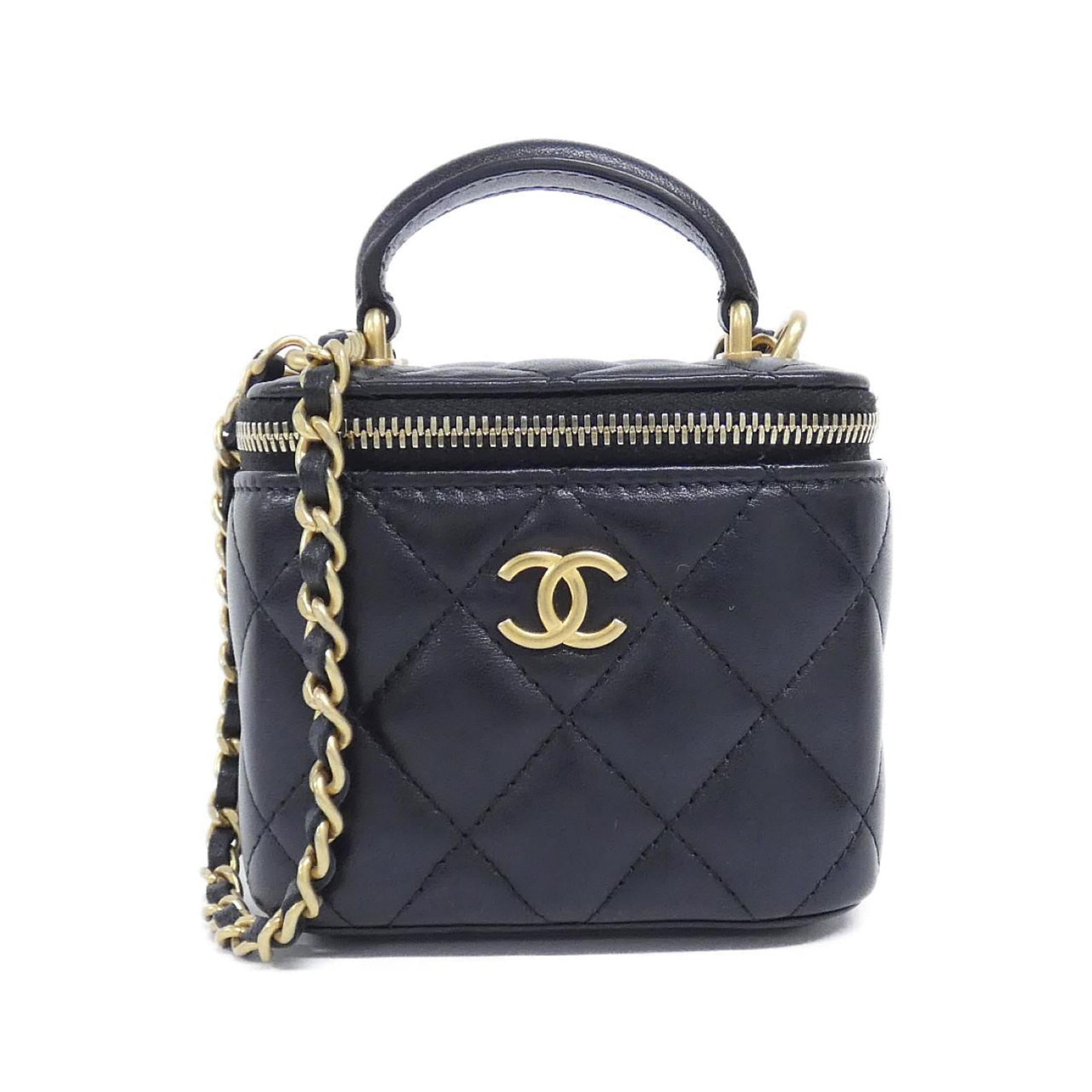 Shoulder Bag Leather - Chanel Handbag: Shoulder Bag Leather - Chanel Handbag This listing features Shoulder Bag Leather - Chanel Handbag. Item specifics are provided below. Item Specifics: Brand: Chanel Type: Handbag, Shoulder Bag