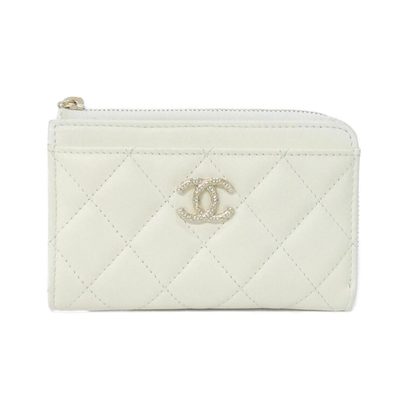 Leather Chanel Card Case: Leather Chanel Card Case This listing features Leather Chanel Card Case. Item specifics are provided below. Item Specifics: Brand: Chanel Type: Card Case Gender: Women,Men Color: White Material: