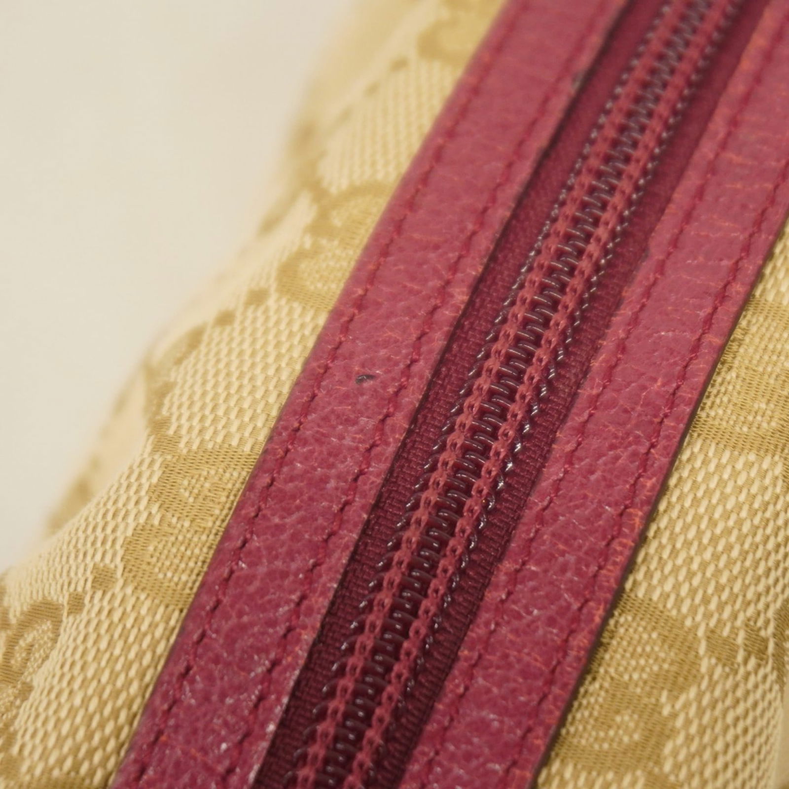 Canvas Gucci Pouch - 8