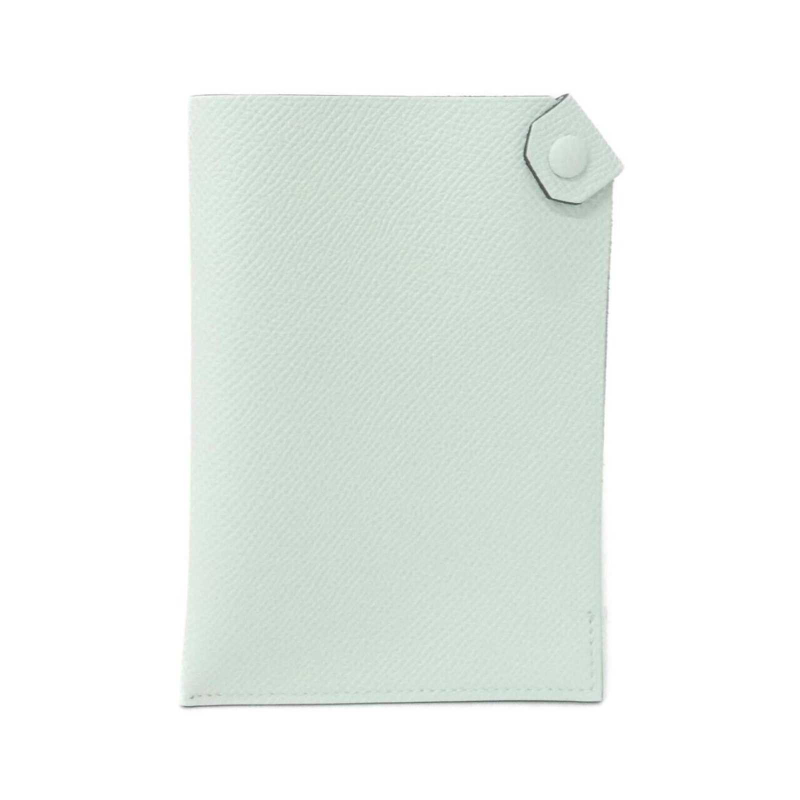 Cover Hermes Passport (1 of 5)