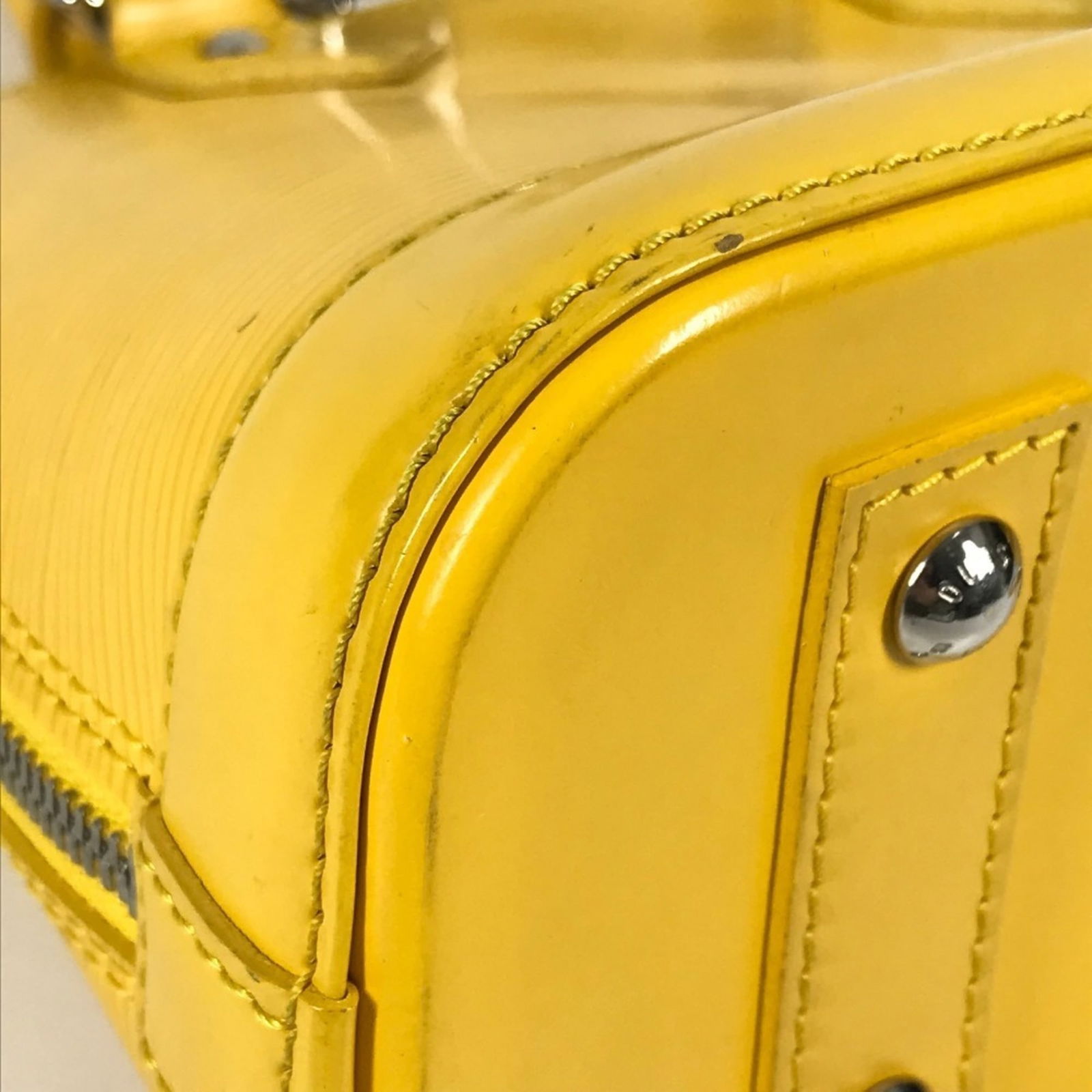 Shoulder Bag Epi Leather - Louis Vuitton Handbag - 8