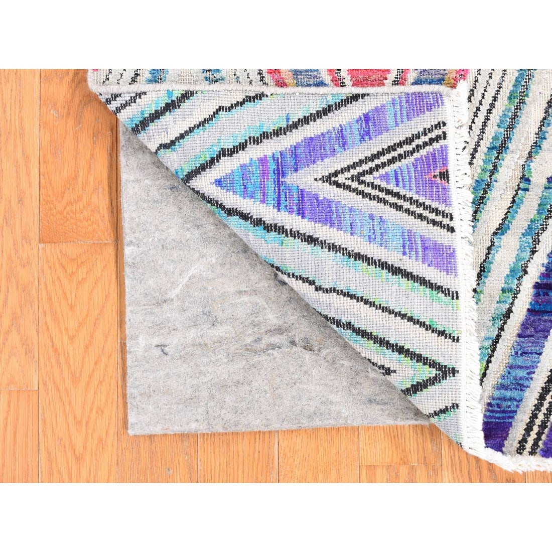 Rug 2'x3'3" Red Hand Knotted Chevron Design Sari Silk with Textured Wool - 3