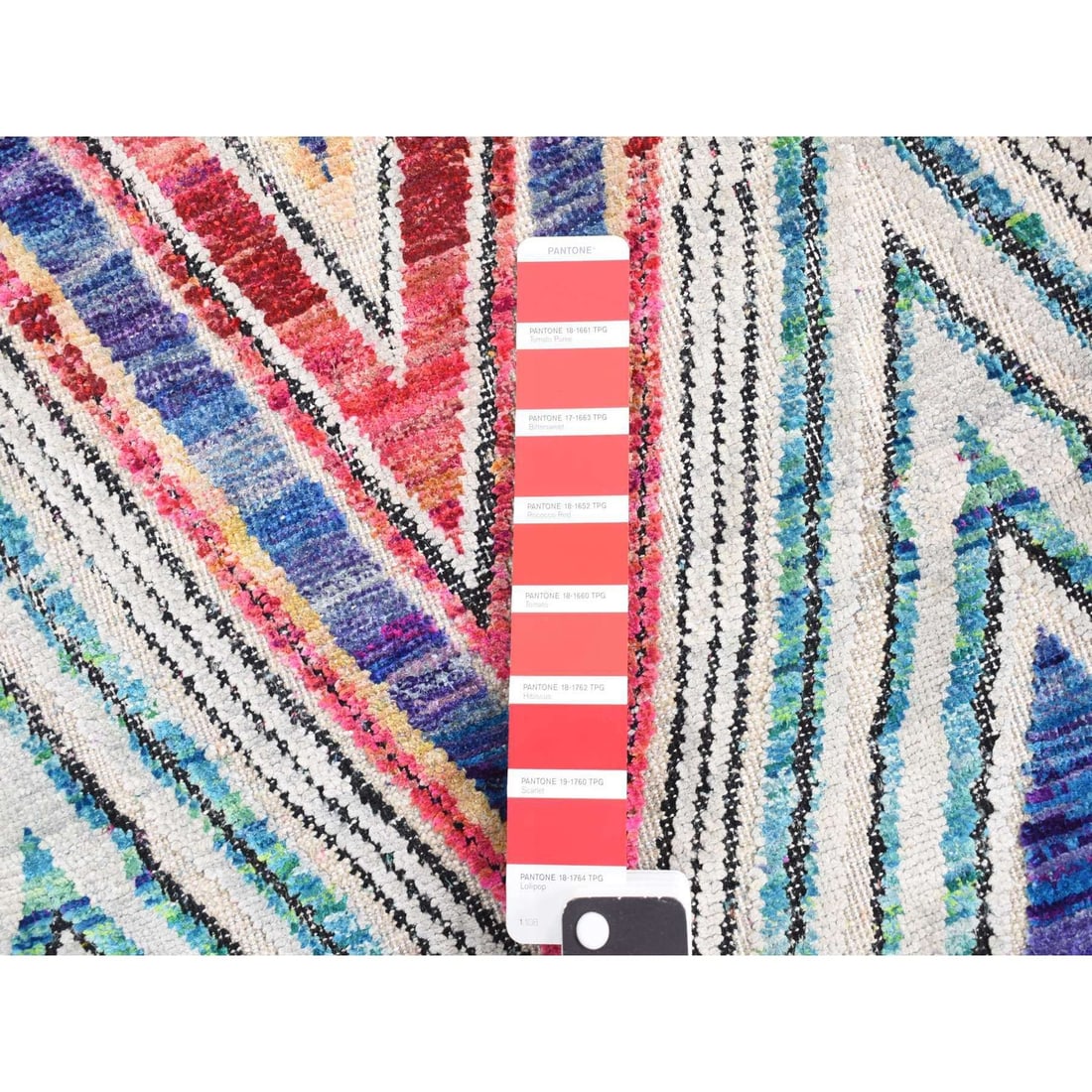 Rug 2'x3'3" Red Hand Knotted Chevron Design Sari Silk with Textured Wool - 5