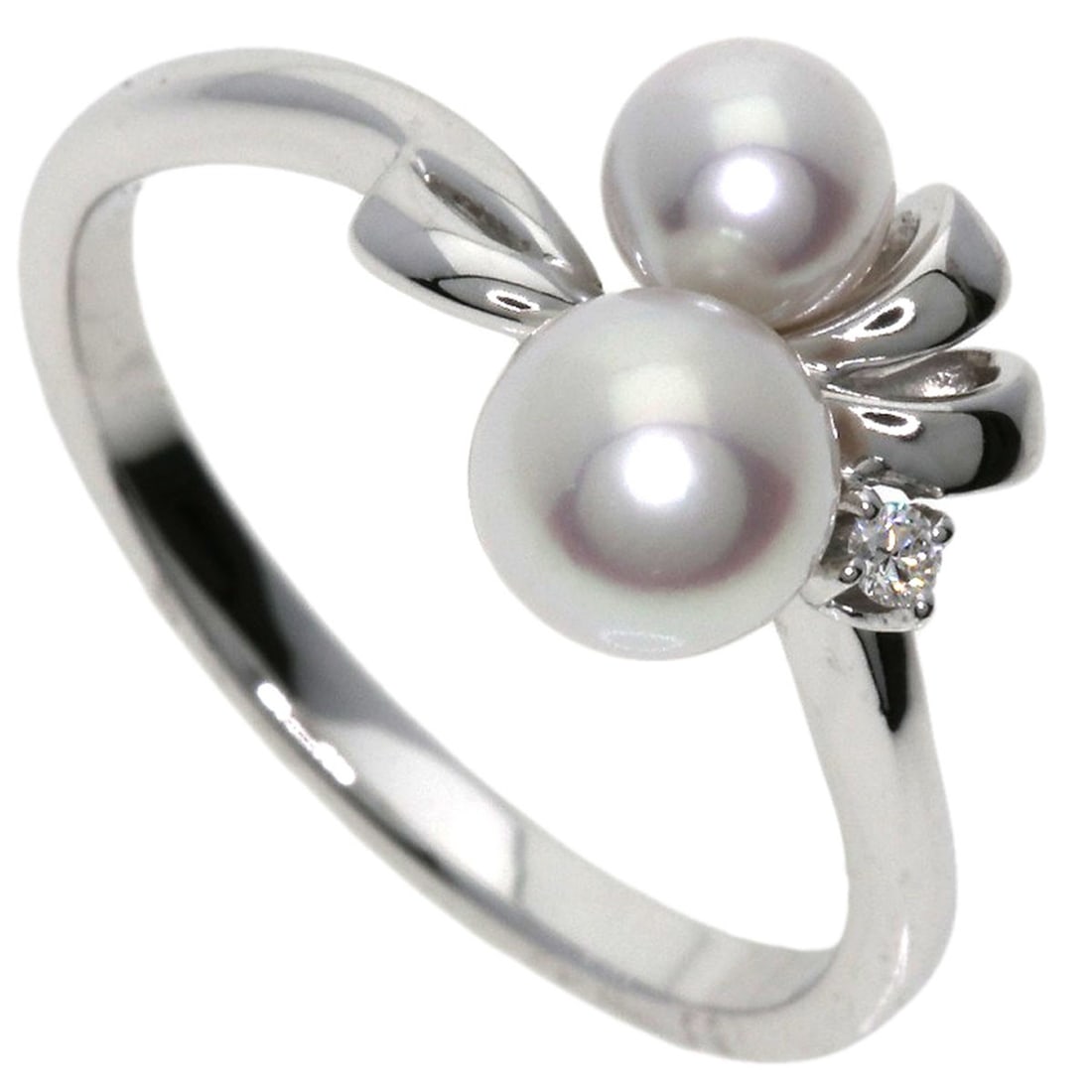 Gold MIKIMOTO Pearl Diamond Ring K18 White: Gold MIKIMOTO Pearl Diamond Ring K18 White This listing features Gold MIKIMOTO Pearl Diamond Ring K18 White. Item specifics are provided below. Item Specifics: Brand: MIKIMOTO Style: Ring Material: