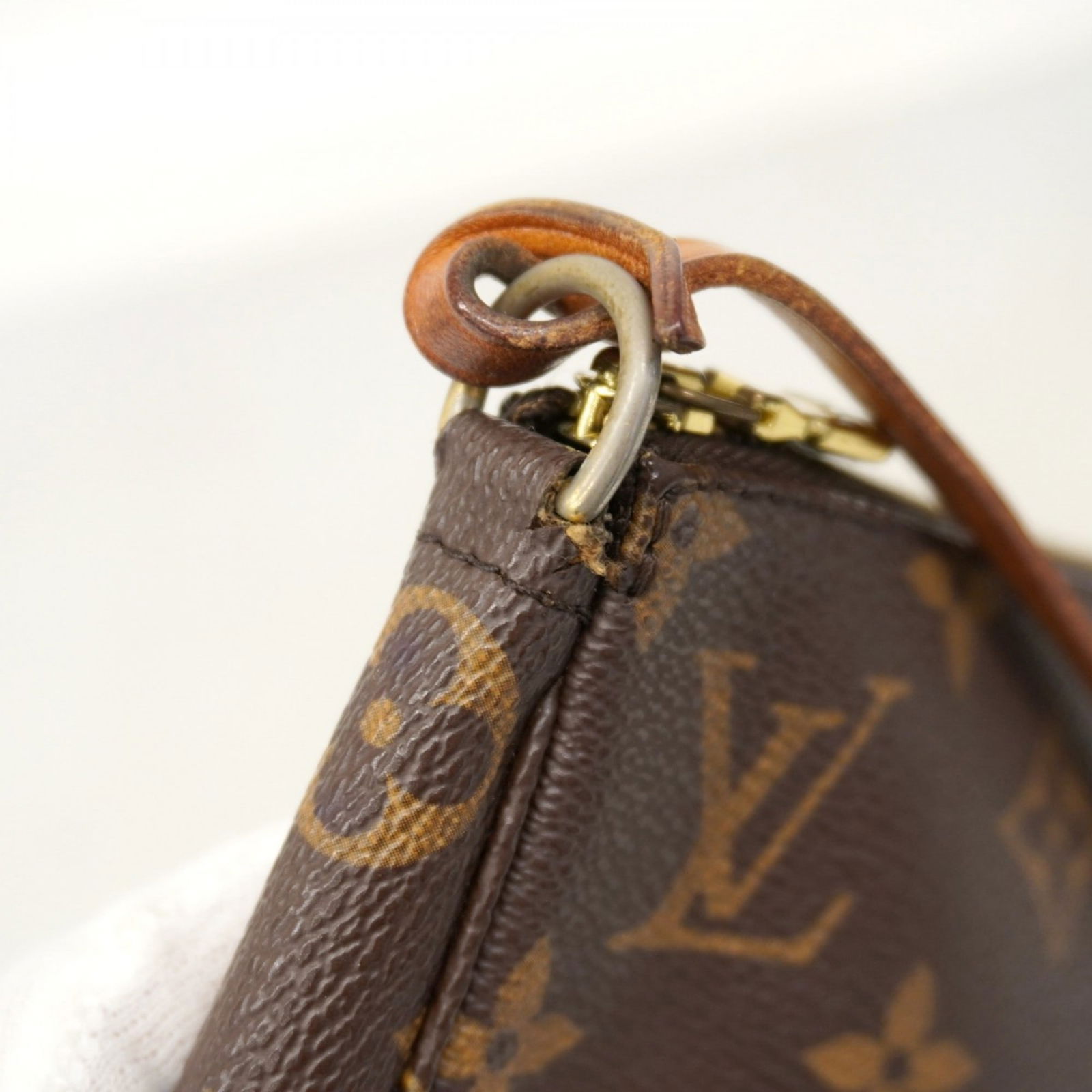 Pouch Louis Vuitton - 8