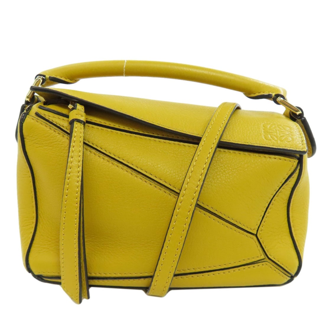 Calf LOEWE Puzzle bag mini 2WAY Handbag: Calf LOEWE Puzzle bag mini 2WAY Handbag This listing features Calf LOEWE Puzzle bag mini 2WAY Handbag. Item specifics are provided below. Item Specifics: Brand: LOEWE Style: Handbag Exterior