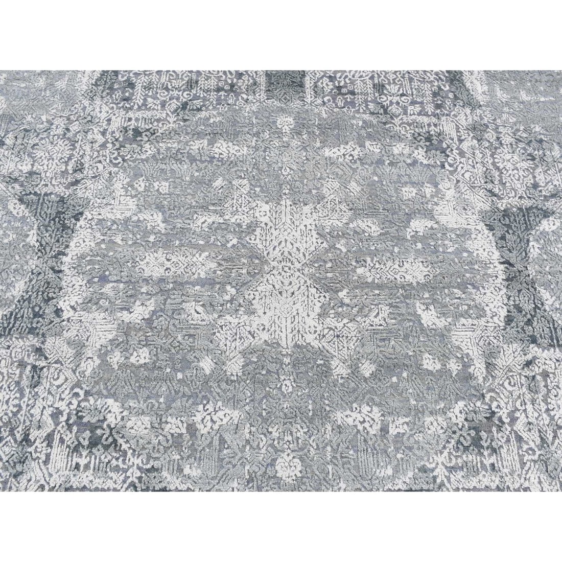 Rug 7'10"x10' Cloud Gray Wool and Pure Silk Jewellery Design Hand Knotted - 9