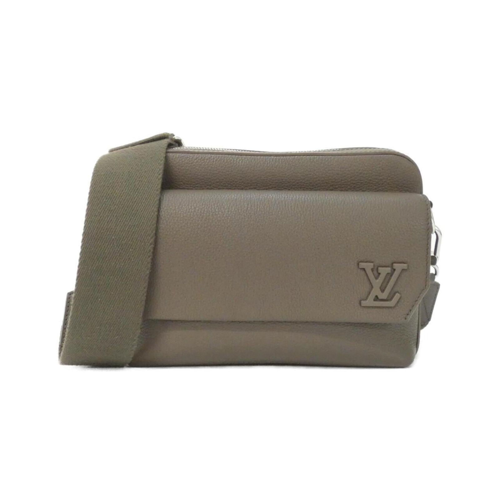 Leather Louis Vuitton Shoulder Bag: Leather Louis Vuitton Shoulder Bag This listing features Leather Louis Vuitton Shoulder Bag. Item specifics are provided below. Item Specifics: Brand: Louis Vuitton Type: Shoulder Bag Material:
