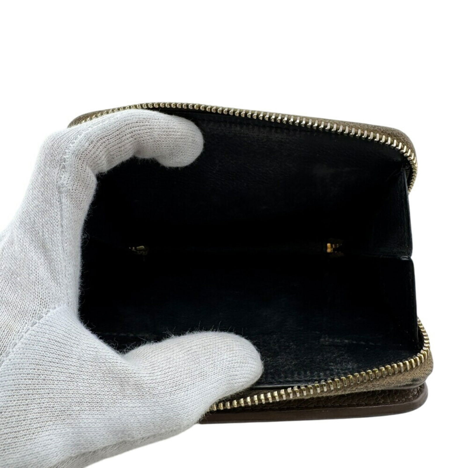 Leather Saint Laurent Wallet (Bi-Fold) - 11