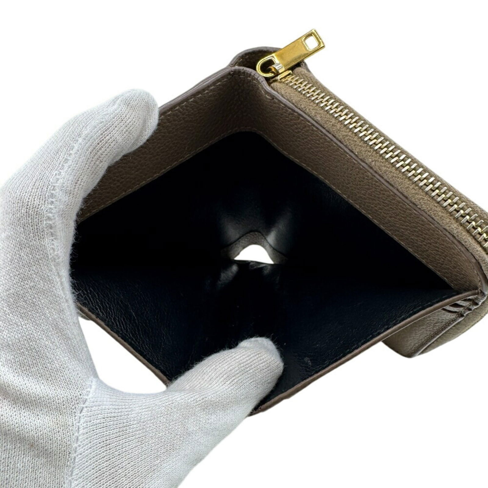 Leather Saint Laurent Wallet (Bi-Fold) - 8