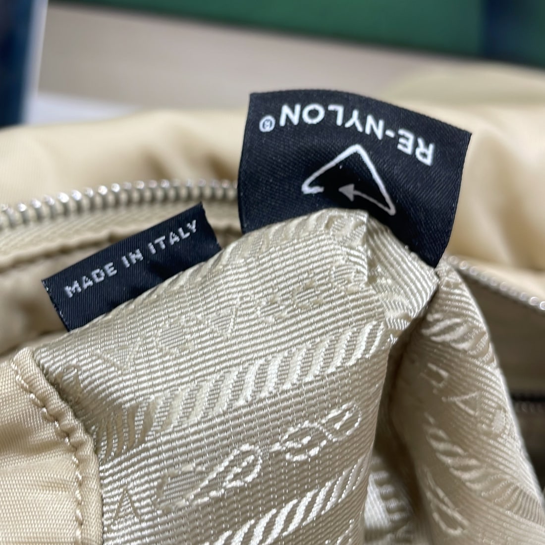 Tessuto Prada Padded Flap Shoulder Bag Quilted - 7