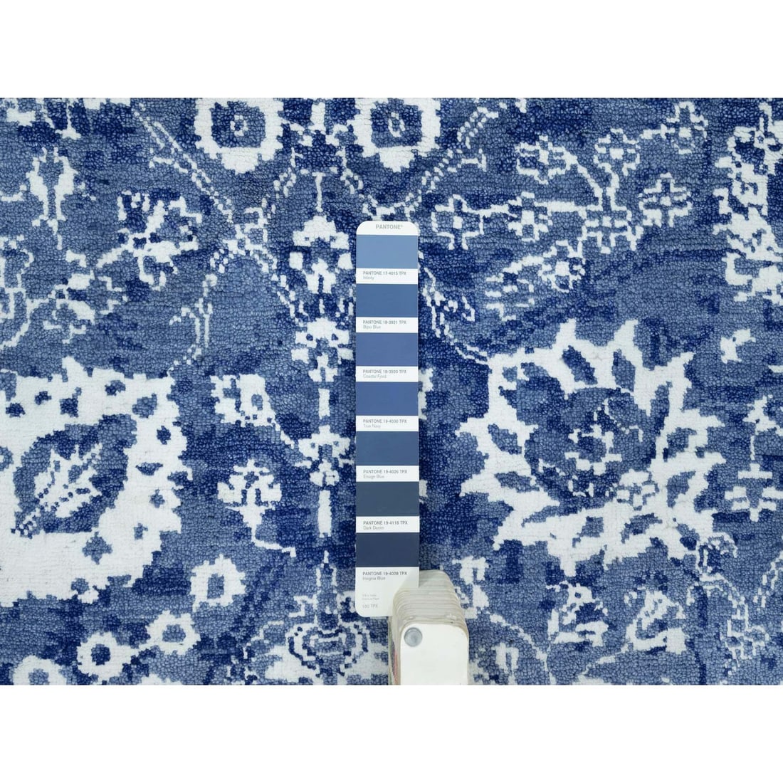 Rug 5'1"x6'10" Revel Blue Hand Knotted Tebraz Leaf Design Wool and Silk - 4