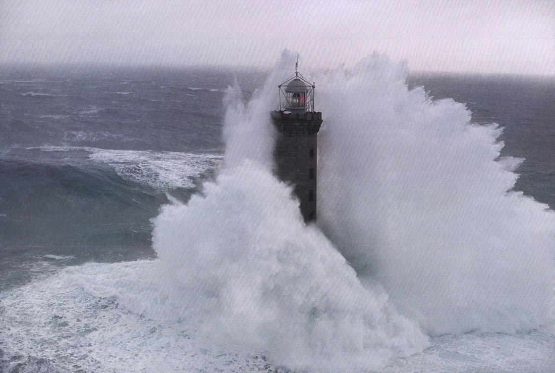 Kereon (Sm) 19.75" x 28.75" Offset Lithog - JEAN GUICHARD Phares Dans la Tempete - 2