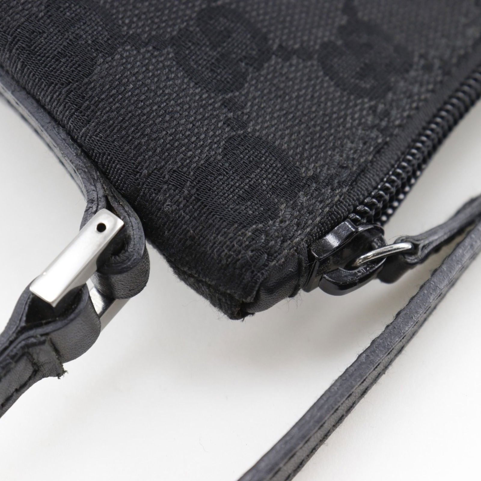 Canvas Gucci Pouch Gg - 10