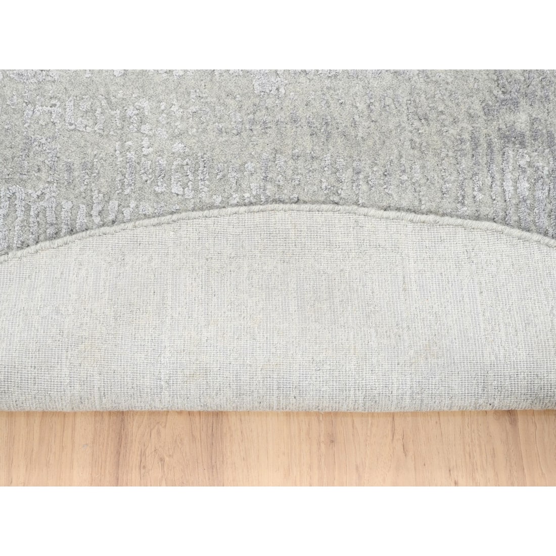 Rug 6'x6' Hand Loomed Wool and Silk Gray Fine Jacquard Round - 3