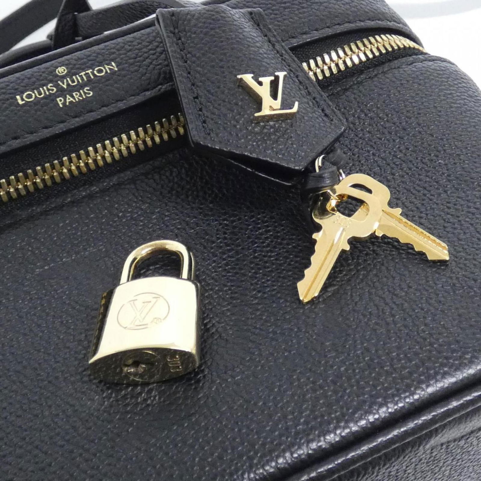 Leather Louis Vuitton Handbag - 4