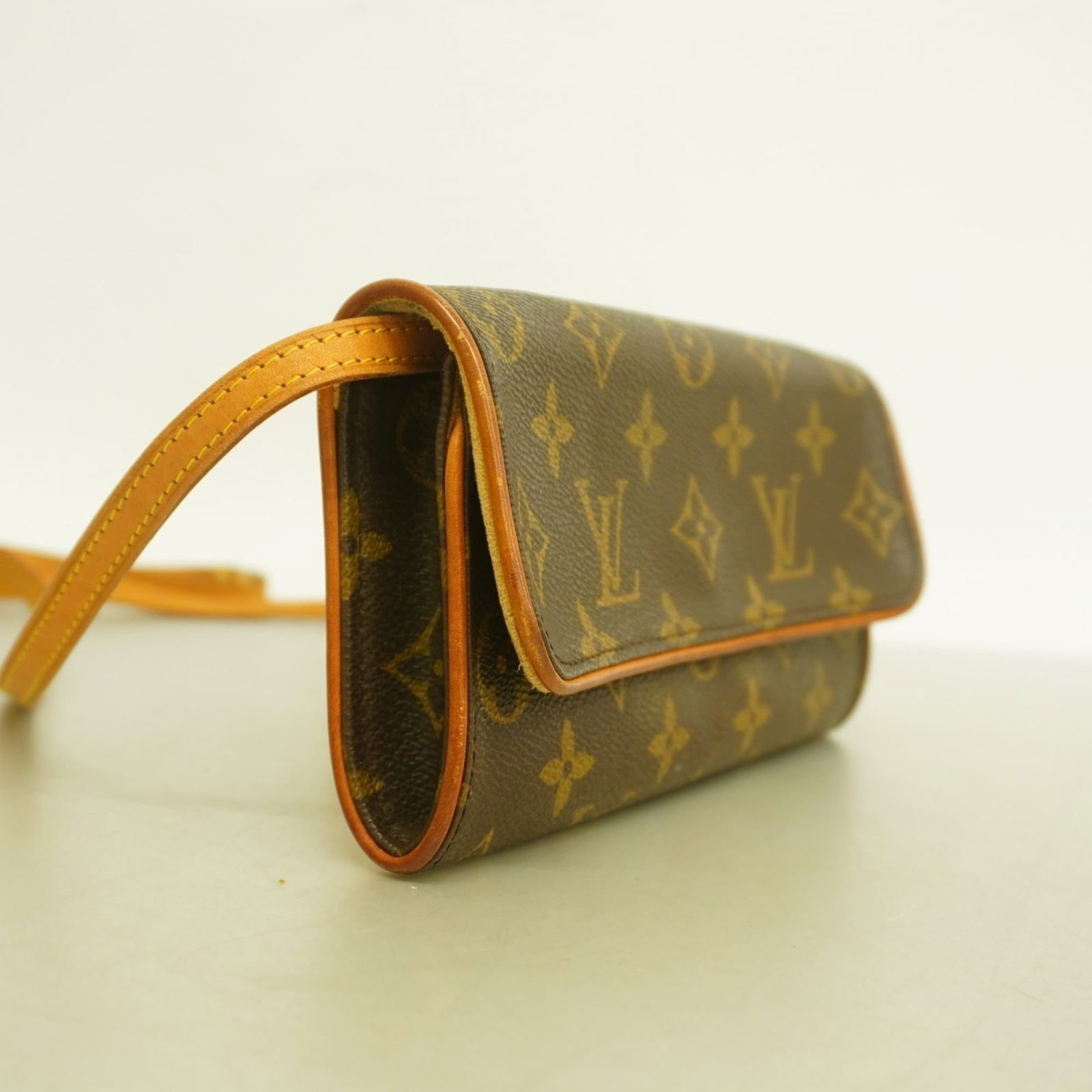 Bag Louis Vuitton Shoulder - 2