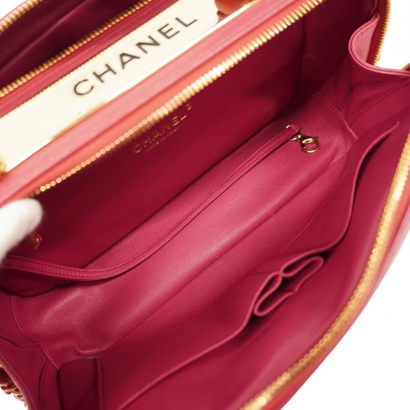 Leather Chanel Handbag - 4