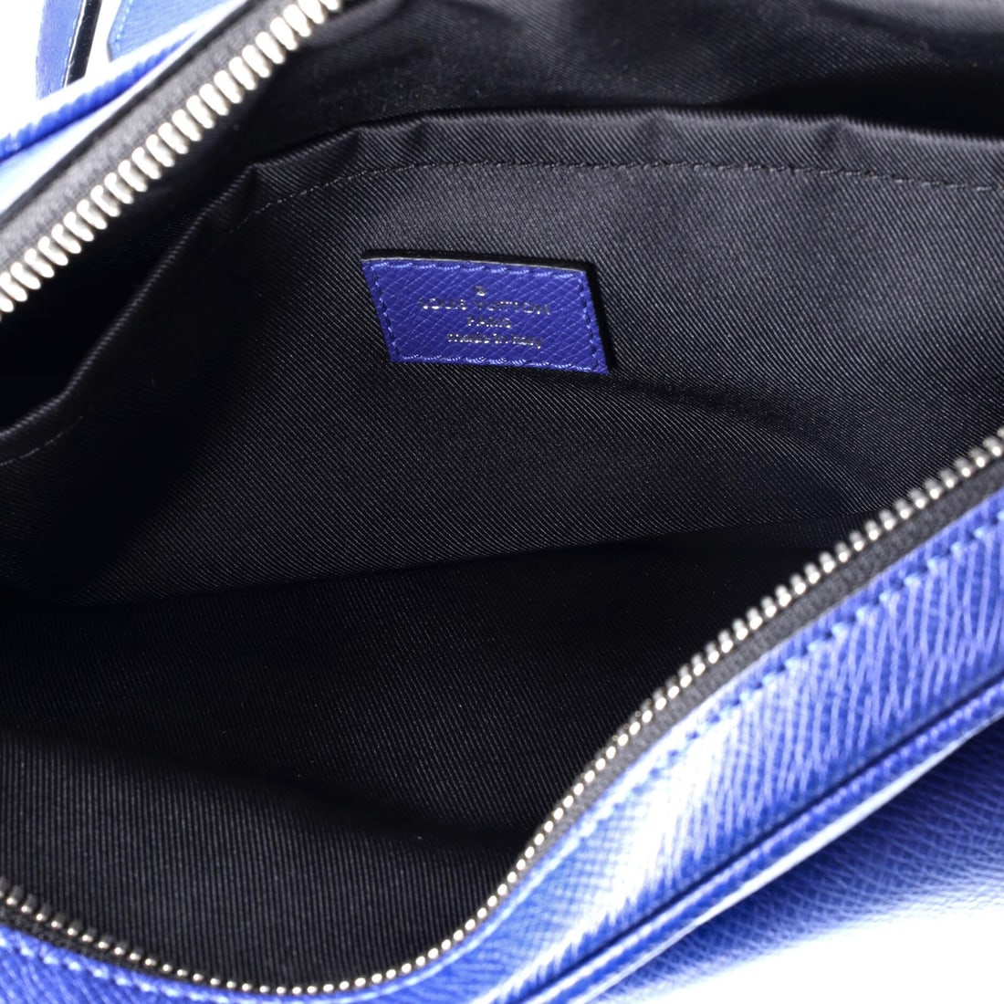 PM Louis Vuitton Outdoor Messenger Bag Taiga Leather - 5